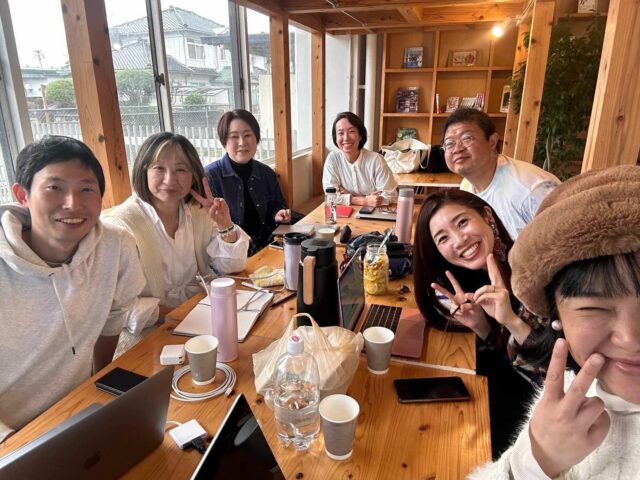 最近は雨が続きますね。
みなさん、いかがお過ごしですか？

今日の午前中は、みんなのスタッフのHAPPYまっちさん企画「ChatGTP講座」が行われました。講師